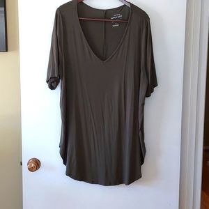 Torrid Super Soft V Neck Tunic Tee Dark Green Size 3 EUC